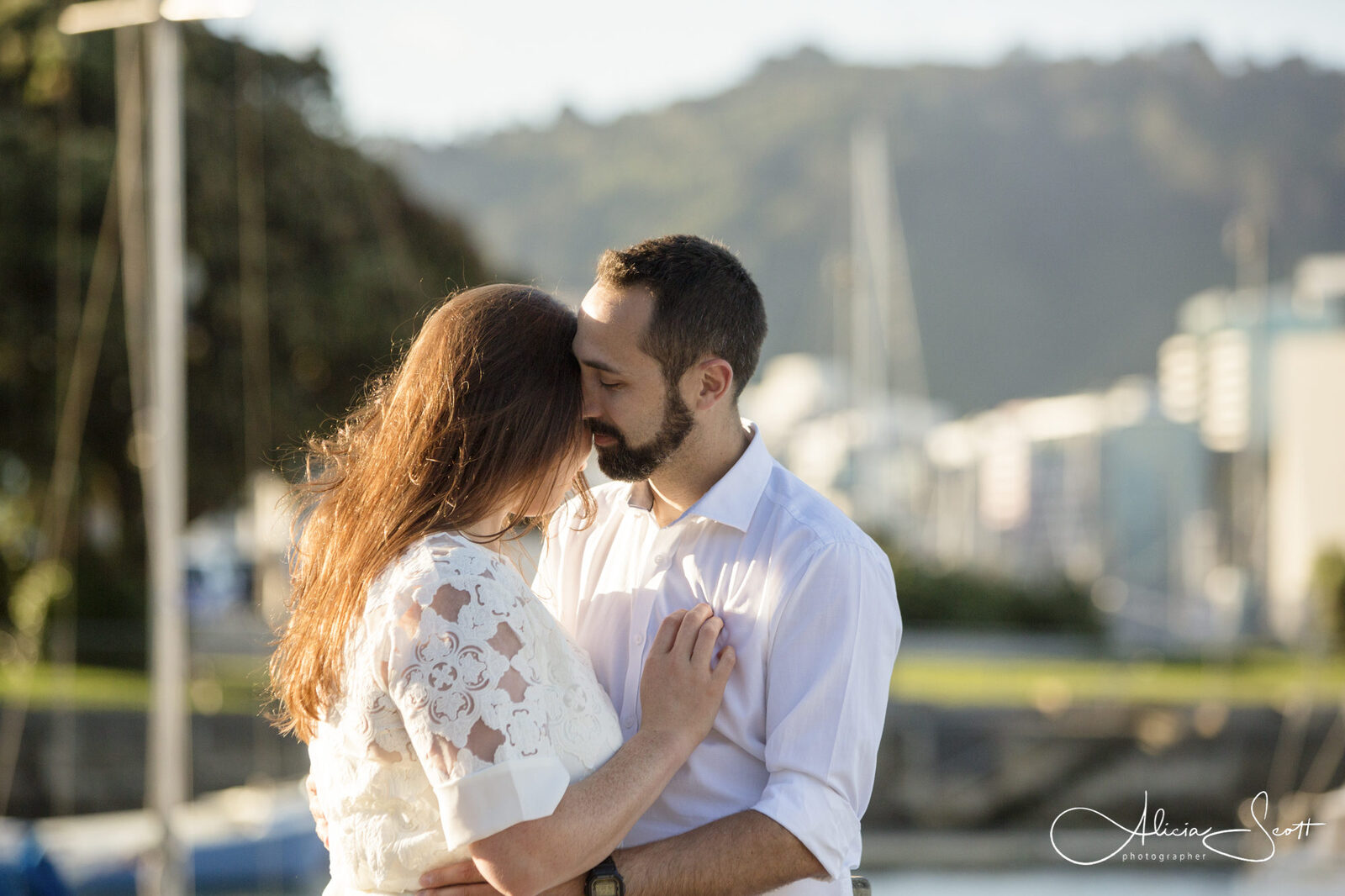 Images from an Oriental Bay engagement session taken by ALicia Scott Wellington Photographer